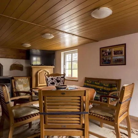 Cosy Holiday In With Garden Ferienhaus *