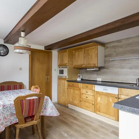 Cosy Holiday In With Garden Ferienhaus *